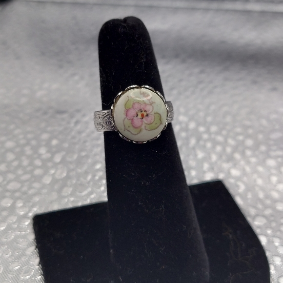 Vintage Porcelain & Metal Ring. Lovely Flower on Porcelain&Silvertone. - Picture 3 of 10